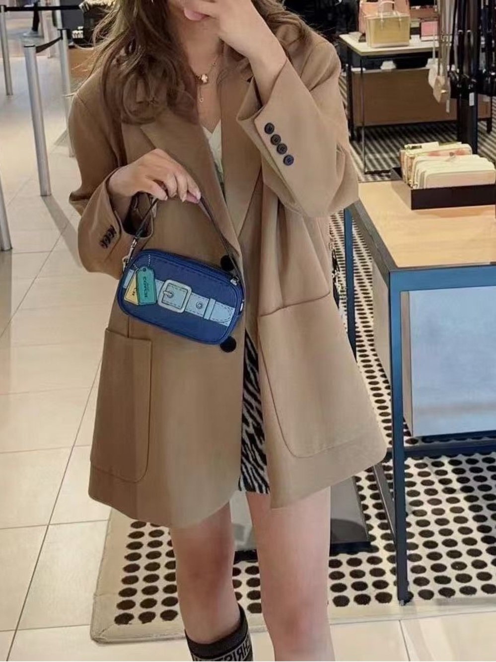 NWT Coach CH363 Jamie Wristlet With Trompe L'oeil Print - Picture 3 of 11